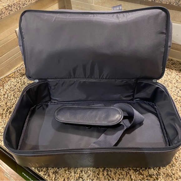 Béis The Mini Weekender in Navy - Picture 6 of 10